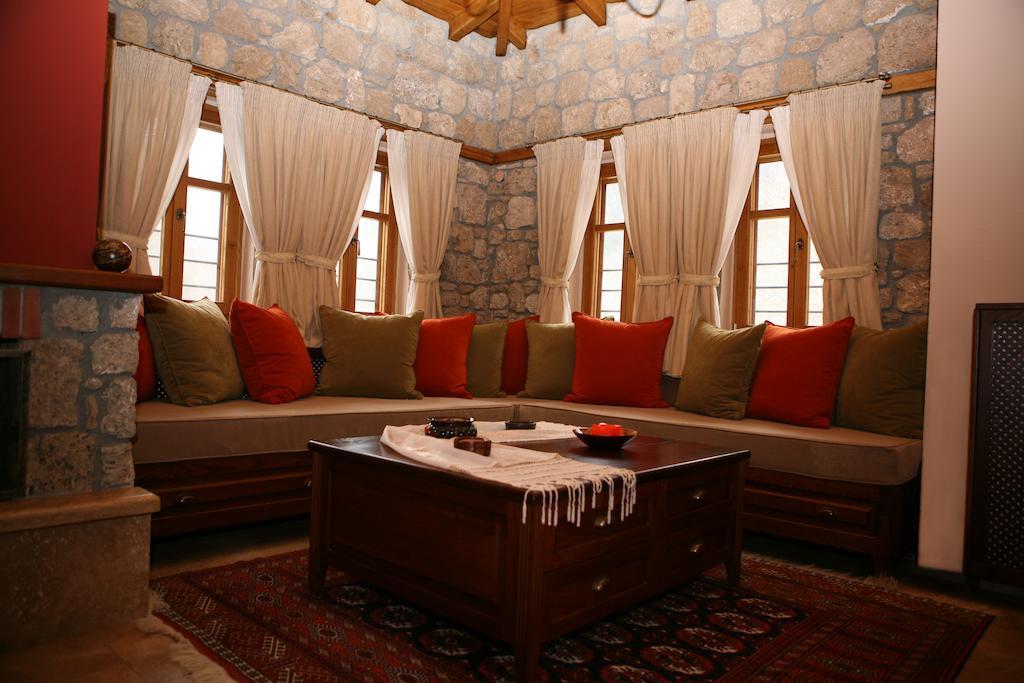 Roes Suites Loutraki (Pella) Exterior foto